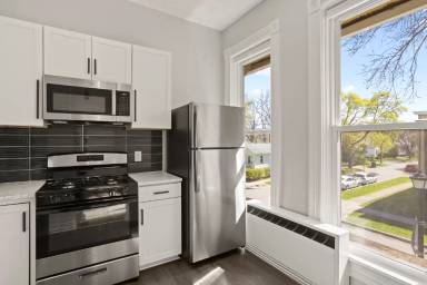 Main picture of 853 Meigs St