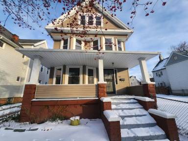 Main picture of 1381 E 93rd St