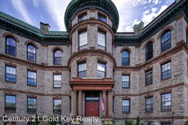 Main picture of 2400 Baynard Blvd