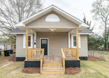 Main picture of 31 Woodland Cir