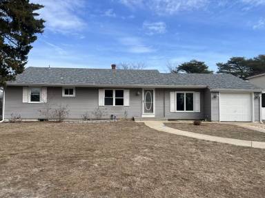 Main picture of 9 Roberts Ave