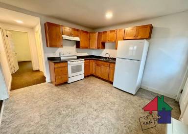 Main picture of 33 Malletts Bay Ave