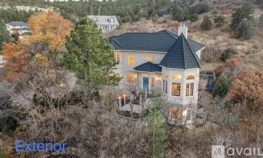 Main picture of 5010 Crestwood Dr