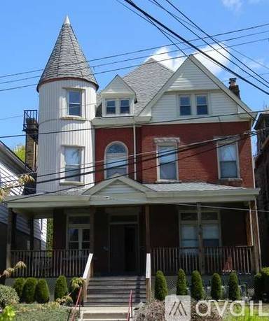 Main picture of 631 College Ave