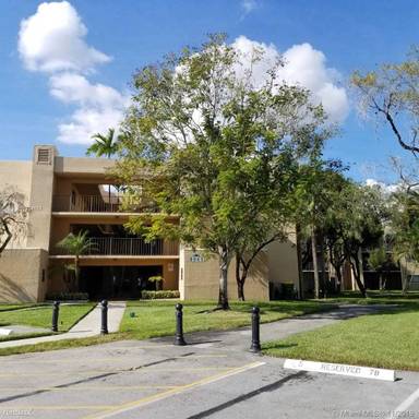Main picture of 8065 SW 107th Ave