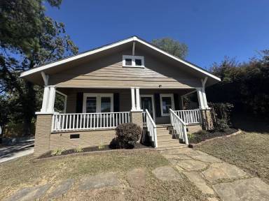 Main picture of 3104 W Markham St