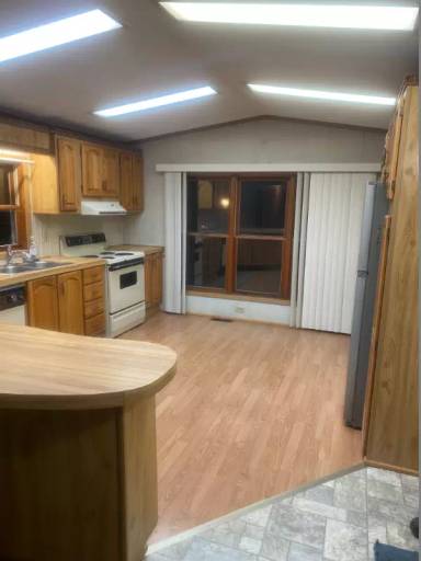 Main picture of 35 River St
