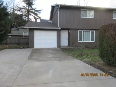 Main picture of 3030 Brenna Ave NE