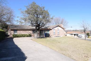 Main picture of 1402 Bluff Dr