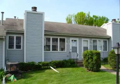 Main picture of 1395 Farrington St