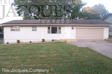 Main picture of 3044 N Pierce Ave