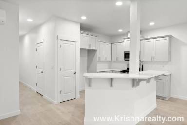 Main picture of 1304 S Quartz Dr
