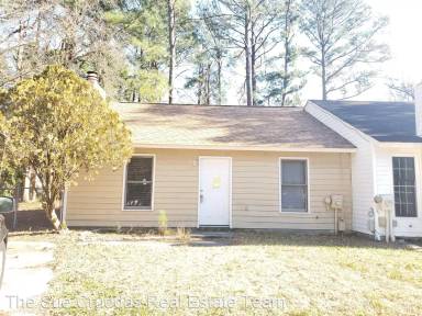 Main picture of 207 Corey Ct