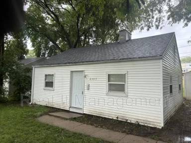 Main picture of 2305 John a Creighton Blvd