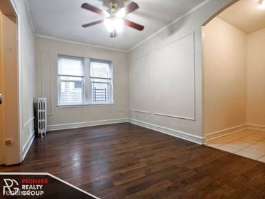 Main picture of 2827 N Burling Apartments