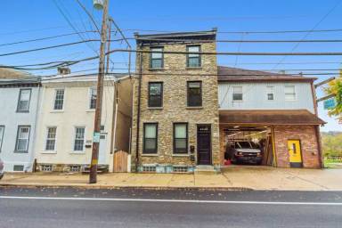 Main picture of 4840 Umbria St