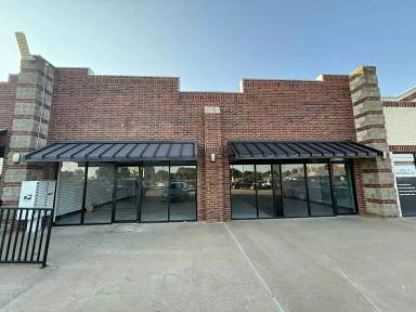 Main picture of 2526 Missile Rd
