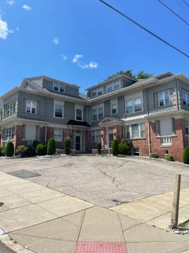 Main picture of 374 Lloyd Ave