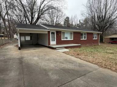 Main picture of 1812 Greentree Rd