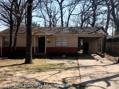 Main picture of 6614 NW 27th St