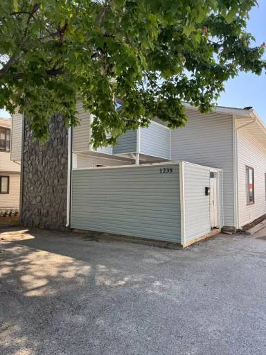 Main picture of 1242 E Guinevere St