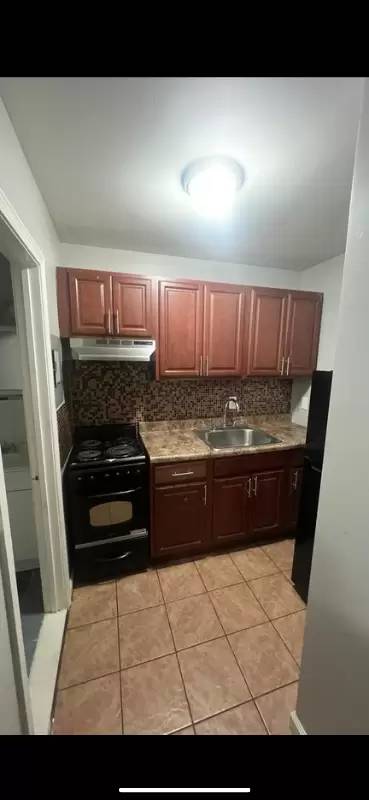 Main picture of 25 Piedmont St