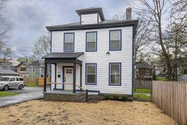 Main picture of 662 S Champion Ave