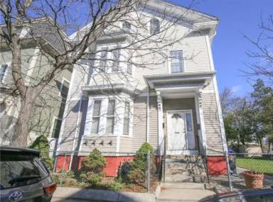 Main picture of 219 Bellevue Ave