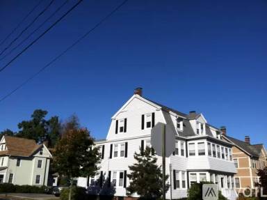 Main picture of 320 Springfield St
