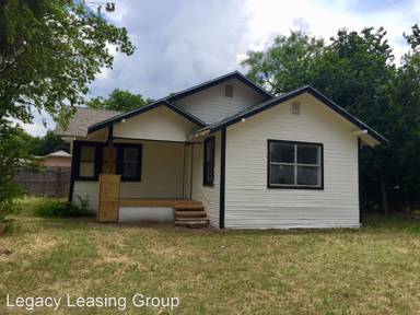 Main picture of 2417 S 18th St