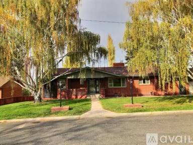 Main picture of 1726 Lockey Ave