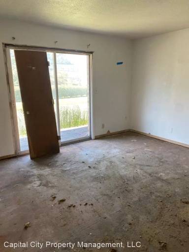 Main picture of 2221 E Adams St