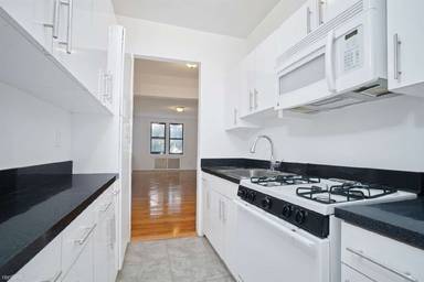 Main picture of 816 Ocean Ave