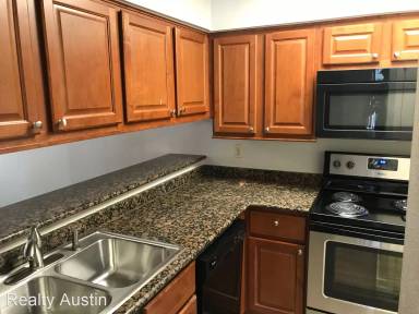 Main picture of 807 W 25th St