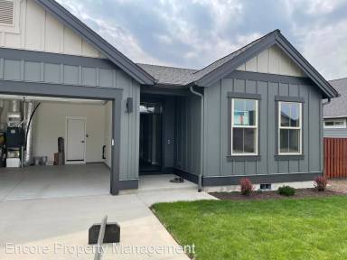 Main picture of 1070 NE Henry Dr