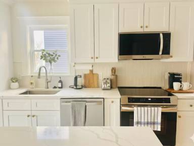 Main picture of 49 Haskell Ave