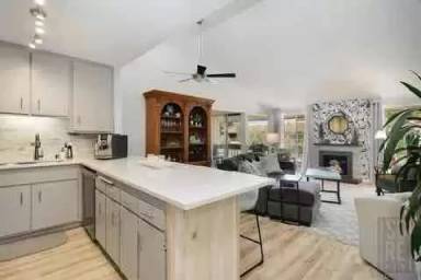 Main picture of 4600 Lamont St