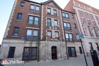 Main picture of 3345 N Marshfield Ave