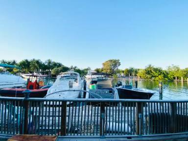Main picture of 2035 Calais Dr
