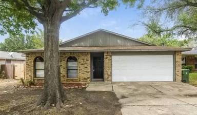 Main picture of 2105 Foxcroft Ln