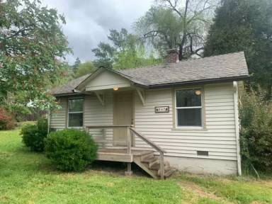 Main picture of 947 NE 12th St