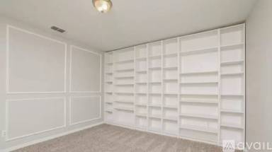 Main picture of 9625 Saragossa St