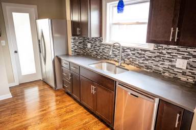 Main picture of 5037 1/2 Grand Ave