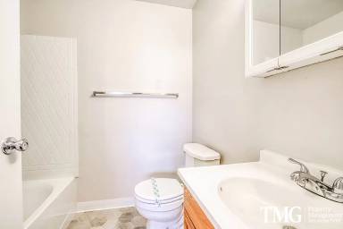 Main picture of 9212 NE 71st St