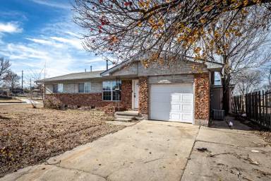 Main picture of 1702 NW 45th St