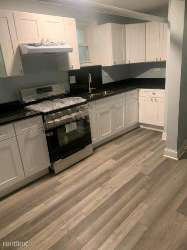 Main picture of 4417 S Prairie Ave