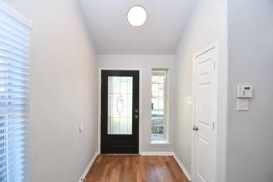 Main picture of 6019 Ricker Park Cir