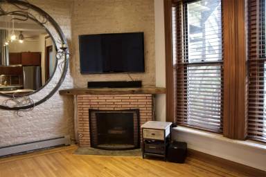 Main picture of 1846 N Lincoln Ave
