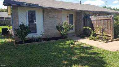 Main picture of 904 E Leslie Cir