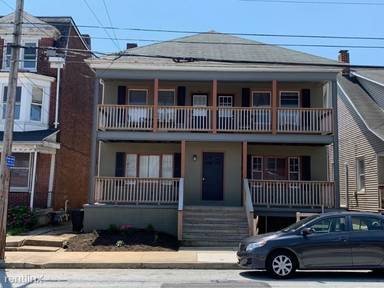Main picture of 1210 W King St